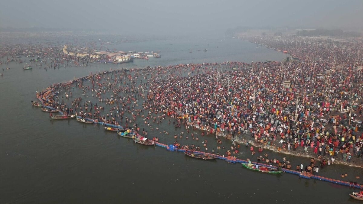 India News Today Live Updates on February 26, 2025 : Mahakumbh 2025: Over 1 crore devotees take holy dip today as Maha Shivratri to mark grand conclusion of the mega-event