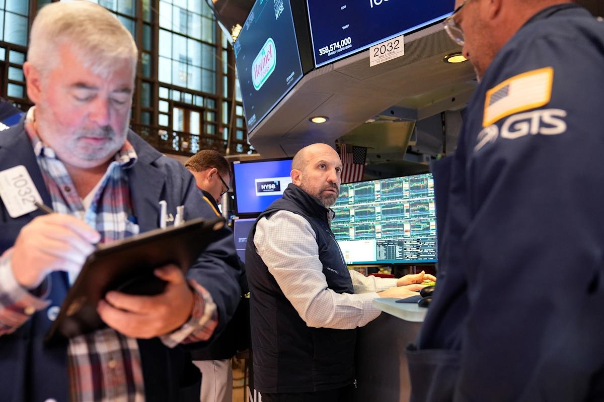 Dow, S&P 500, Nasdaq retreat after Trump delivers his tariff salvoes