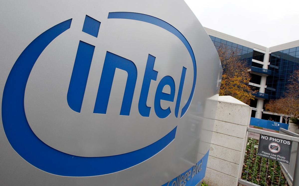 Intel hires former board member as new CEO in struggling chipmaker's latest comeback attempt