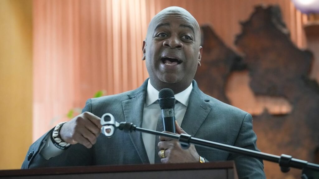 Federal immigration brokers arrest Newark Mayor Ras Baraka