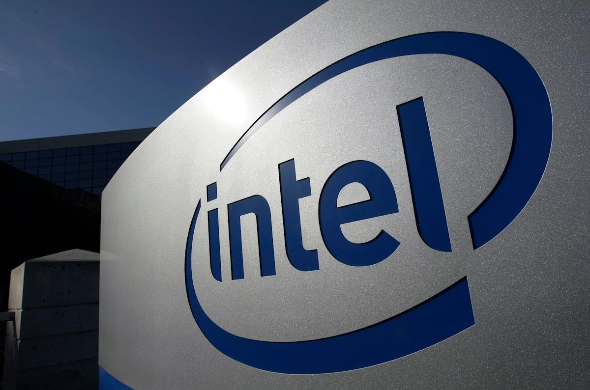 Intel's new chip manufacturing technology is its greatest hope for a turnaround — and its biggest risk