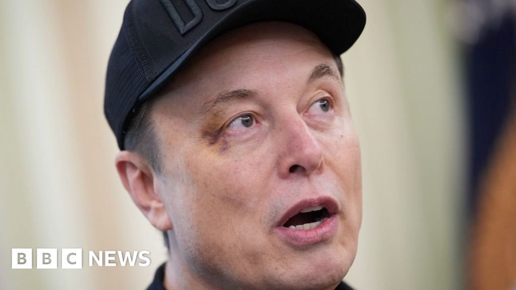 Musk sports black eye at White House farewell with Trump