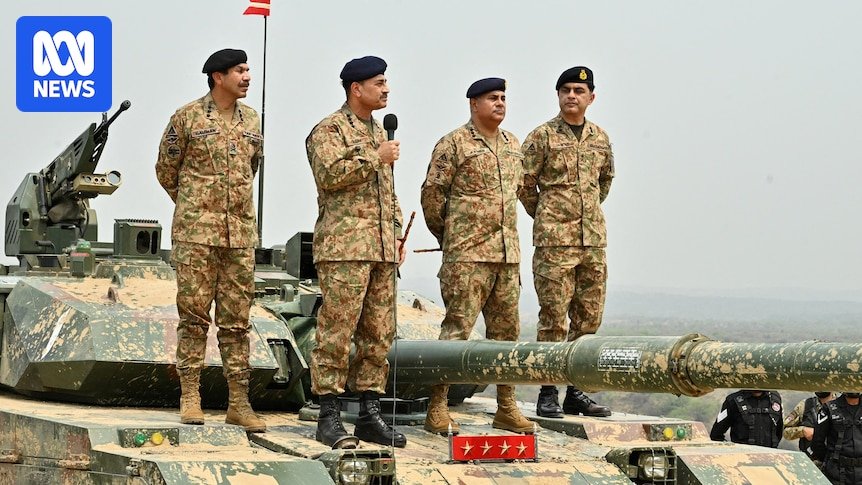 Donald Trump hosts Pakistani army chief, disagrees with India over India-Pakistan war mediation