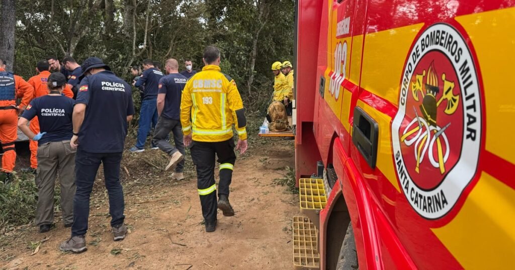 Hot air balloon catches fire and falls in Brazil, killing at least 8 people