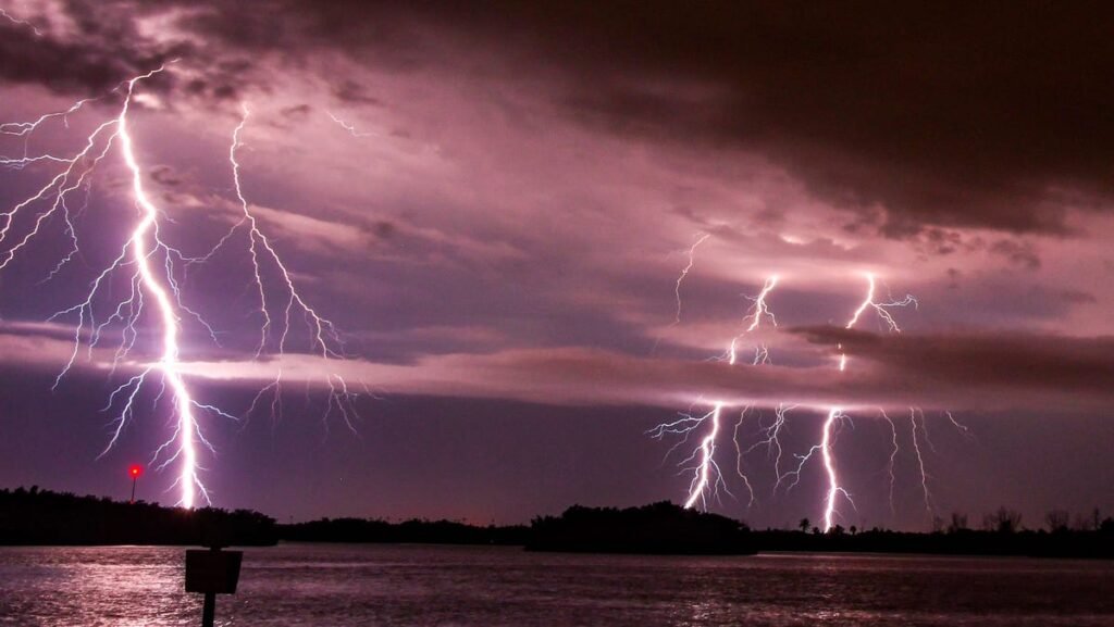 Lightning kills man on New Smyrna Beach, 2 others injured