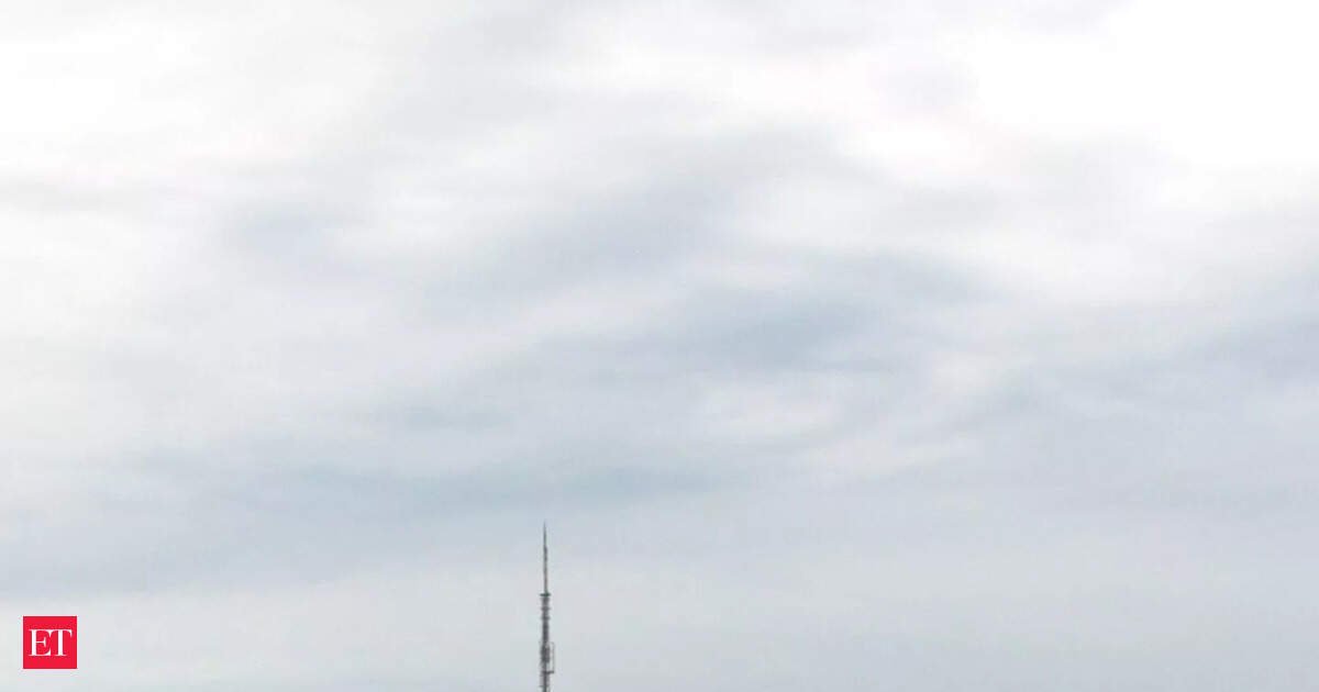 NY Weather Today: NY Weather Today: Cloudy skies, humid air & rain on the way