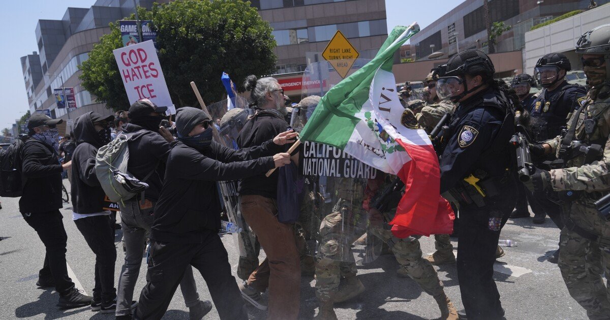 Protests of immigration raids continue as National Guard arrives under Trump's orders