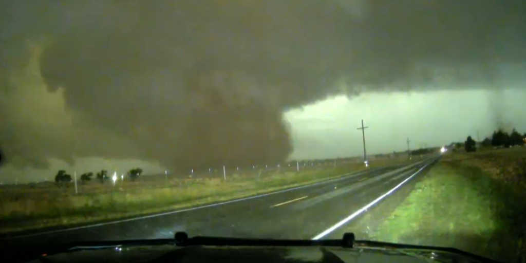 Today's top weather news: Supercell spawns 19 tornadoes across Texas, more severe weather ahead