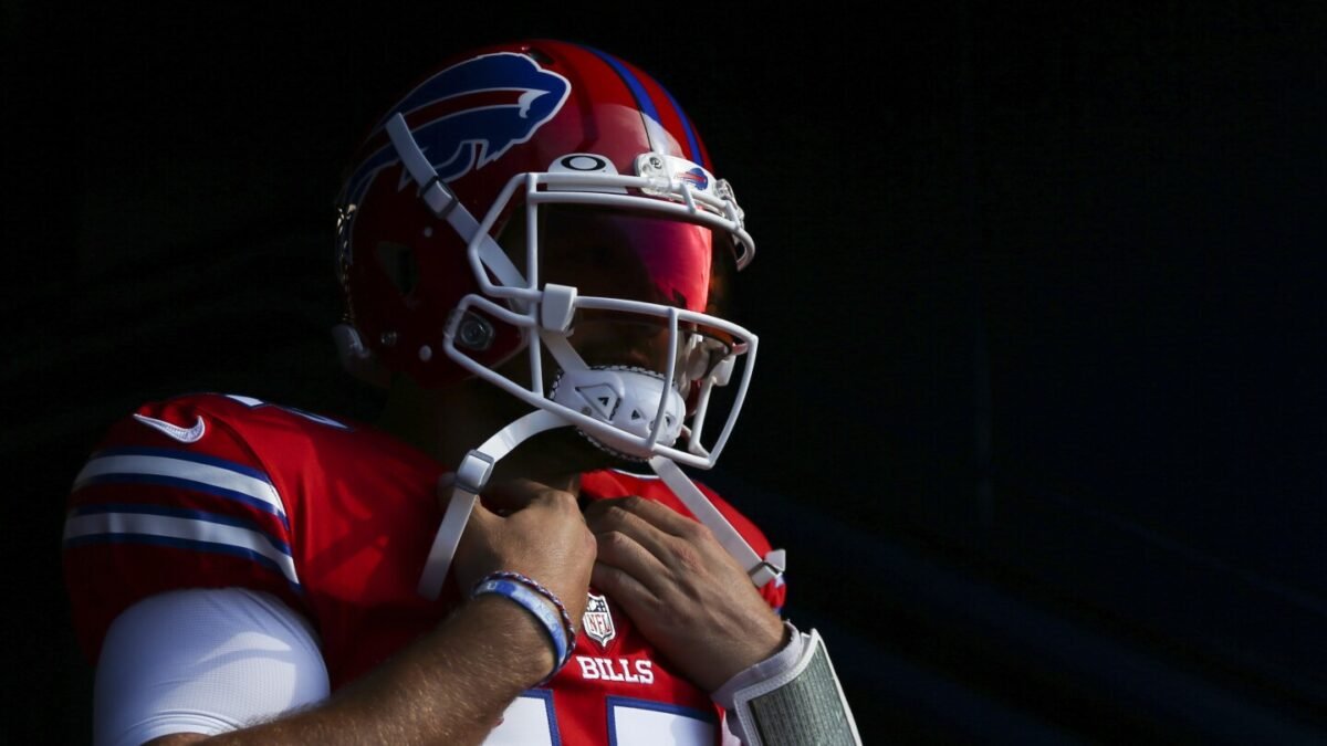 Bills will wear red helmets for final regular-season game at current stadium