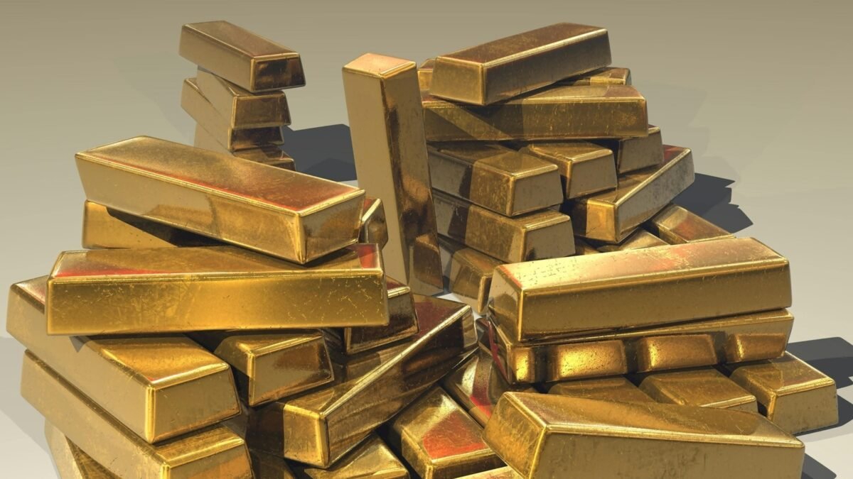 Gold price today in US: $3,352 steady ahead of June 2025 jobs report