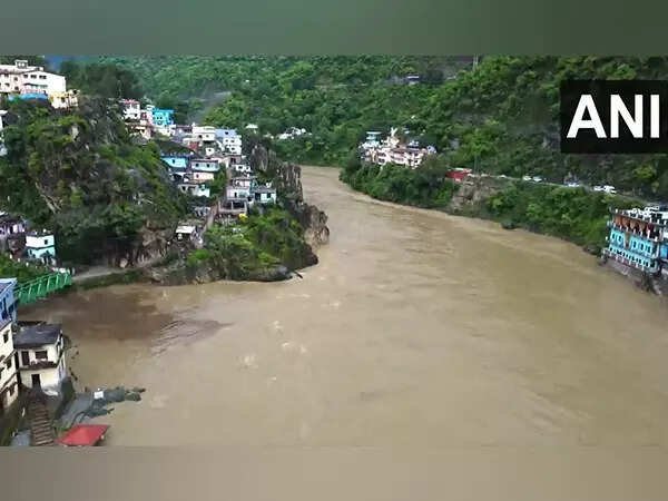 India News Live Updates: Four vehicles fall into river after portion of a bridge collapses in Gujarat's Vadodara district