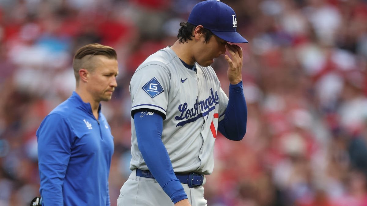 Latest as Dodgers star leaves mound early