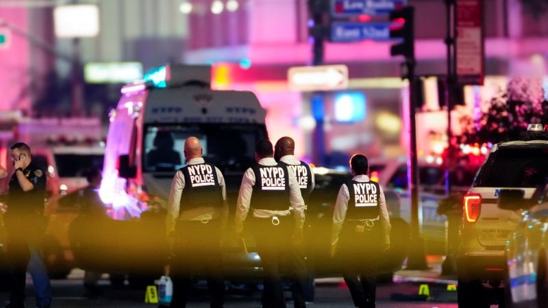 Live updates: Midtown Manhattan NYC shooting, Shane Tamura killed 4 people including NYPD officer
