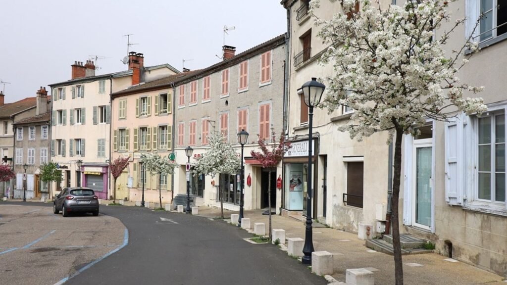 Money blog: Britons offered chance to buy €1 home - but there are T&Cs | Money News