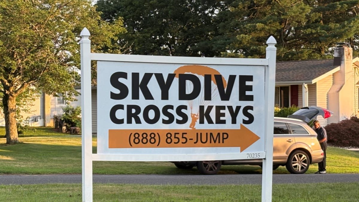 New Jersey skydiving company says plane developed 'mechanical issues'