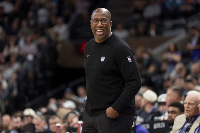 New York Knicks hire Mike Brown, a two-time NBA Coach of the Year