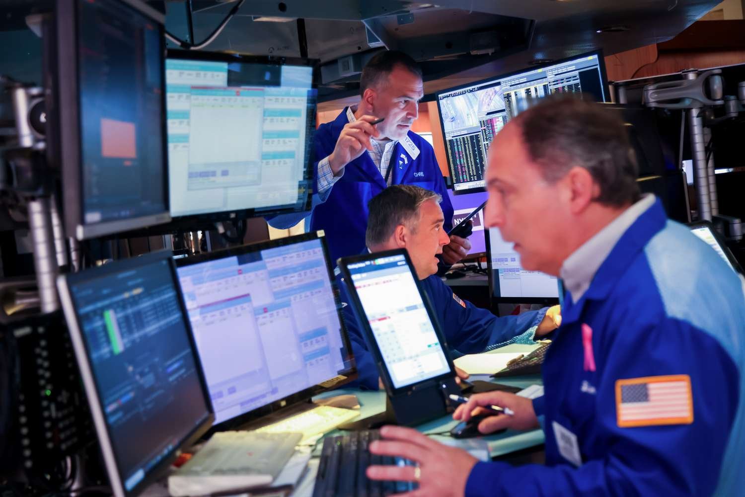 S&P 500, Nasdaq Hit New Highs as Airline Stocks Soar After Strong Delta Earnings; Bitcoin Surges to Record