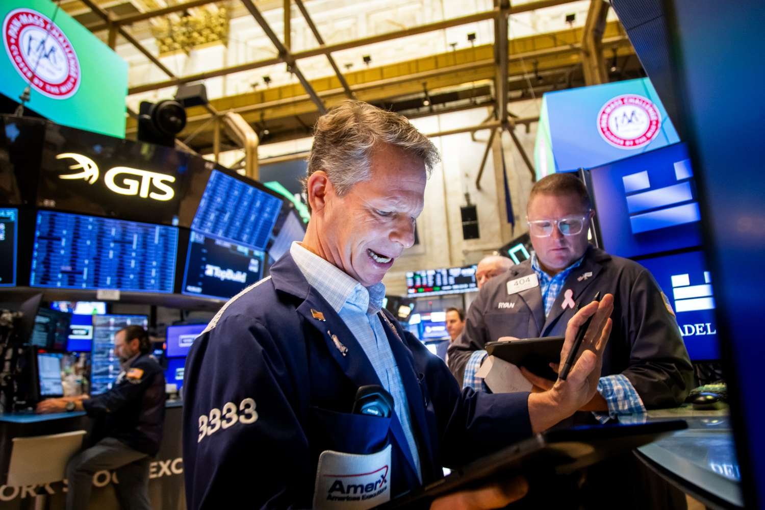 Stocks Close Higher After Trump Denies He Plans to Fire Fed Chair Powell; Nasdaq Composite Hits Record for 3rd Straight Day