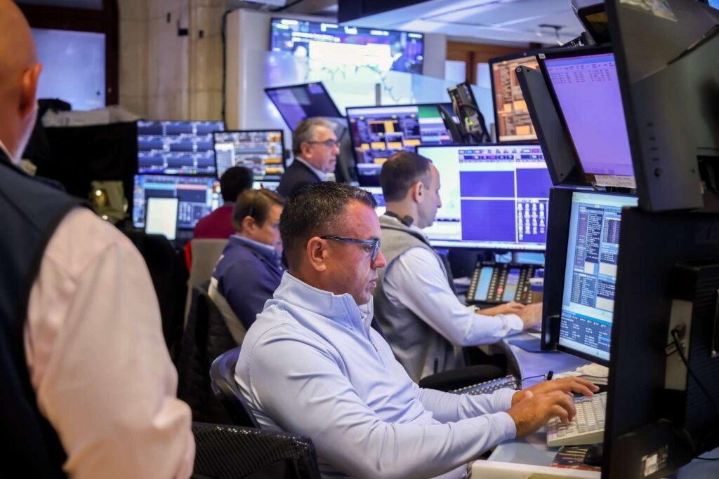 Stocks Rise as Investors Brush Aside Tariff Concerns Ahead of Earnings, Inflation Data; Nasdaq Hits New High