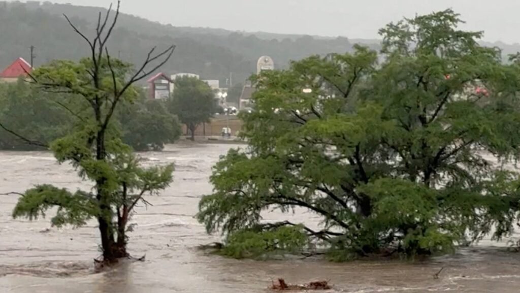 Texas' Guadalupe River flooding turns deadly;' campers missing
