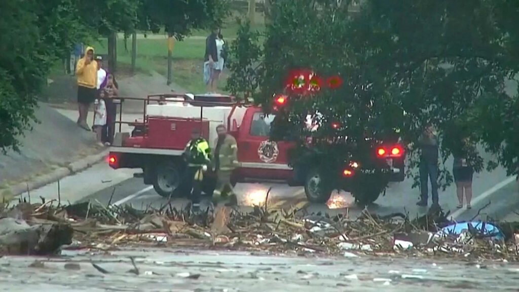 Texas floods kill 24 people and leave many missing from girls' summer camp