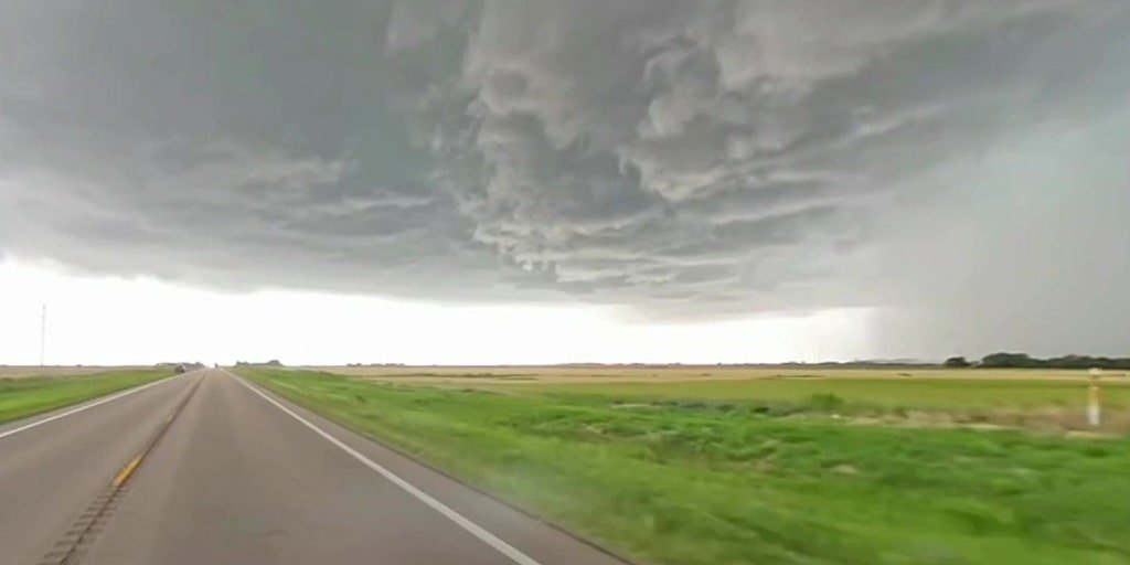 Today's top weather news: Tropical moisture drives weekend flood threat across Central U.S.
