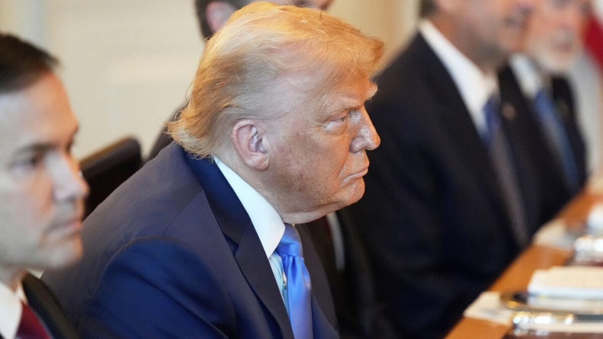 Trump sets 25% tariffs on Japan and South Korea
