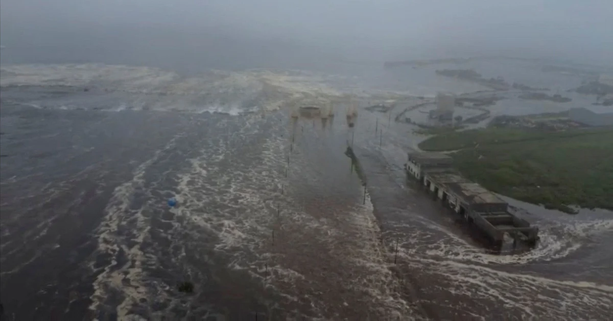 Tsunami strikes Far East; Fukushima nuclear plant evacuated
