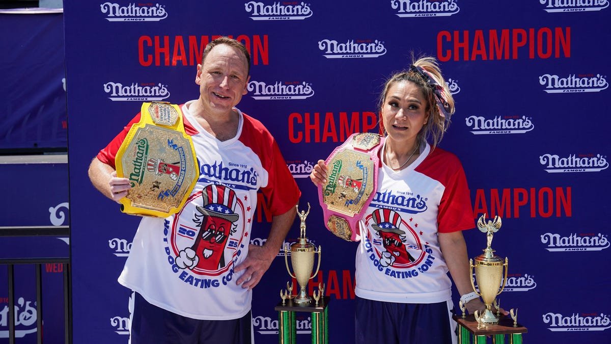 What is purse for Joey Chestnut?