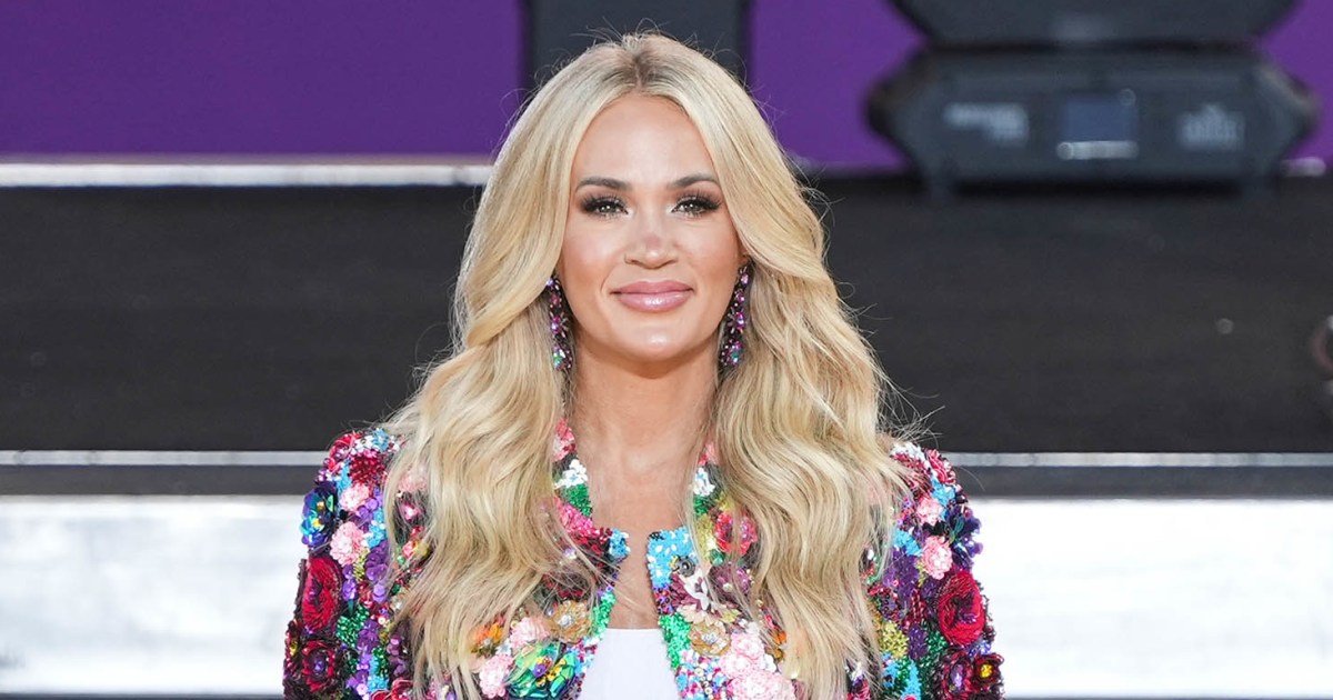 Carrie Underwood Brings Back Natural Hair Color After 30 Years