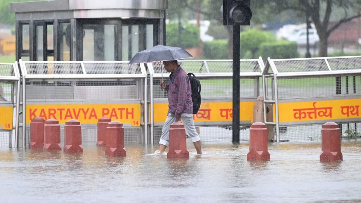 Delhi weather today: Light rain, thunderstorm likely in capital on Monday | Latest News India