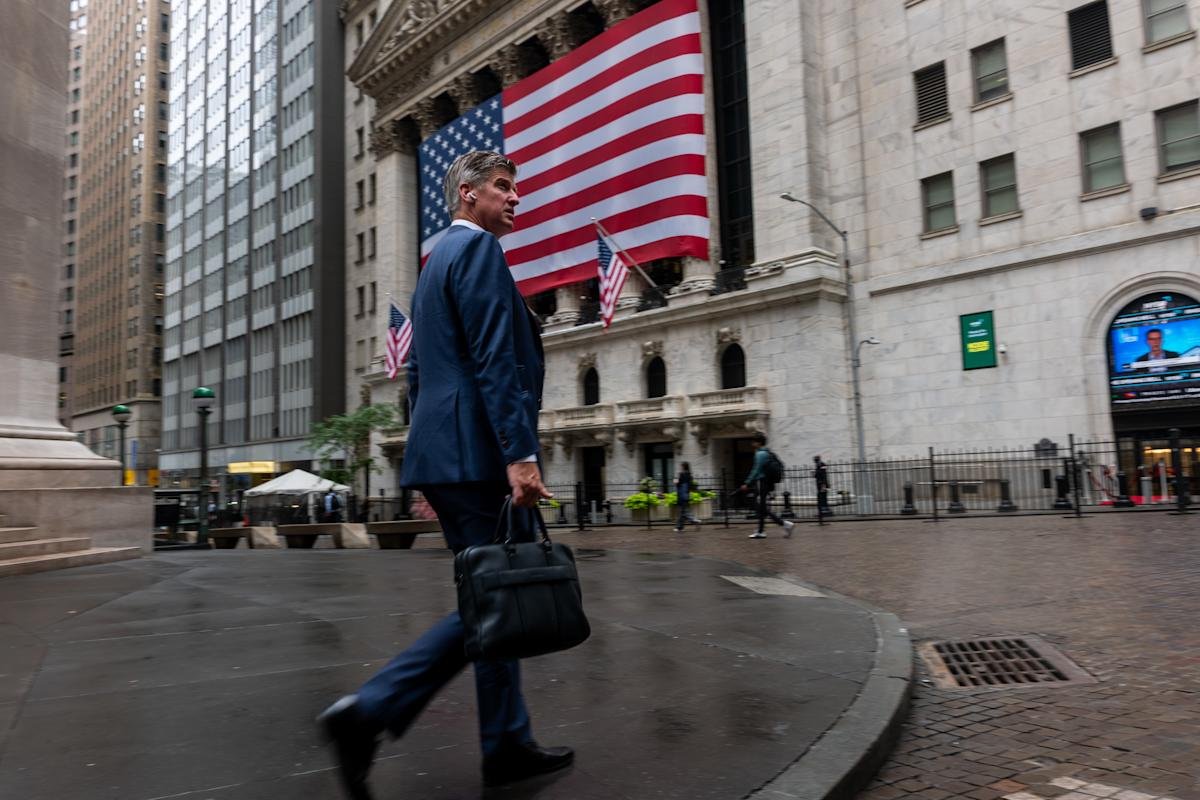 S&P 500, Nasdaq notch fresh records as Oracle soars, with inflation data on deck